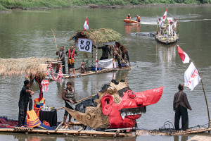 Festival Gethek Tebar Mina di Bengawan Solo, Warga Nostalgia Transportasi Sungai