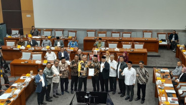 DPR dan Pemerintah Setuju Revisi UU Ibadah Haji, Kementerian Haji Siap Disahkan
