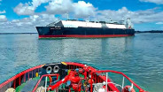Kapal Tunda Jayanegara 401 Layani Operasional Produksi LNG Siaga di Teluk Bituni