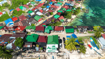 Pesona Warna Warni Negeri Saleman bersama Avian Brands Peduli