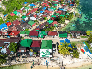 Pesona Warna Warni Negeri Saleman bersama Avian Brands Peduli