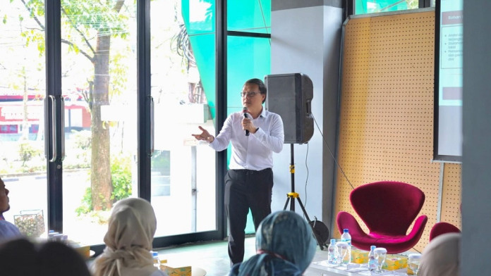 Kemenko PM Uji Publik Program Berdaya Berusaha Bersama Pelaku Usaha Kreatif Bandung