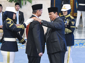 Presiden Prabowo Berikan Bintang Jasa dan Kehormatan