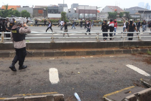 Demo DPR 25 Agustus Ricuh, Polisi Tembakkan Gas Air Mata