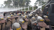 Hujan Deras, Demonstran 25 Agustus 2025 dan Polisi Bubarkan Diri