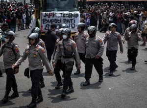Pengamanan Aksi Kirim Surat Massal ke KPK di Pati