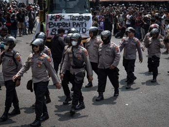 Pengamanan Aksi Kirim Surat Massal ke KPK di Pati