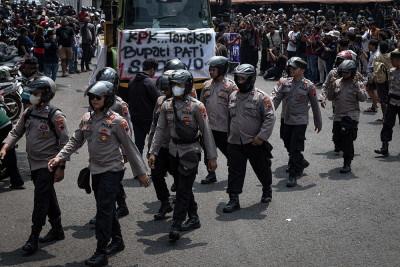 Pengamanan Aksi Kirim Surat Massal ke KPK di Pati