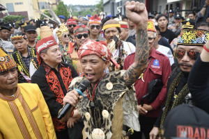 Masyarakat Adat Dayak Tolak Konflik Agraria