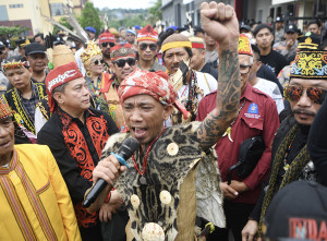 Masyarakat Adat Dayak Tolak Konflik Agraria