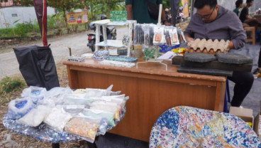 Tukar Sampah Plastik jadi Sembako, Cara Anak Muda di Padang Hasil Cuan dari Kreativitas