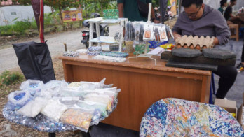 Tukar Sampah Plastik jadi Sembako, Cara Anak Muda di Padang Hasil Cuan dari Kreativitas