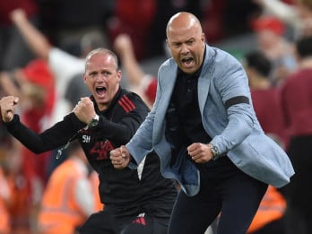 Gol Pemain 16 Tahun Bawa Liverpool Menang Dramatis Atas 10 Pemain Newcastle