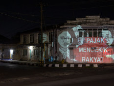 Seniman Pati Kritik Arogansi Bupati Lewat Proyeksi Video 3D