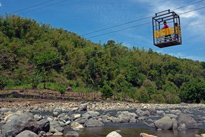 Gondola Penghubung Antar Dusun