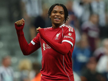 Puja Puji dari Van Dijk dan Slot untuk Performa Rio Ngumoha