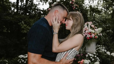Selamat! Taylor Swift dan Travis Kelce Resmi Tunangan