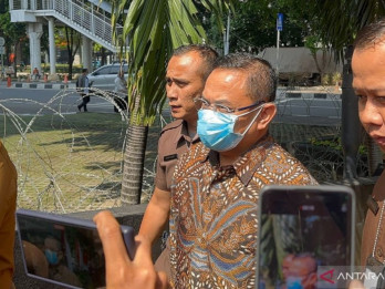 Bupati Pati Sudewo Penuhi Panggilan KPK, Pakai Batik Coklat dan Masker
