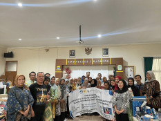 Dosen FKIP Unpas Bantu Guru SMP Bandung Adopsi AI dan Multimedia