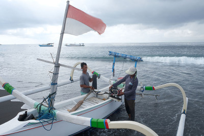 Hemat Biaya dan Ramah Lingkungan, Nelayan Bali Beralih ke Perahu Listrik