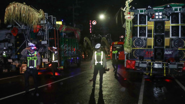 Polisi Menahan Pawai Sound Horeg