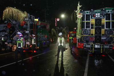 Polisi Menahan Pawai Sound Horeg