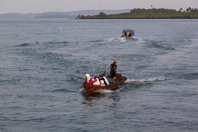 Sebrangi Laut Tiap Hari Demi Sekolah