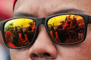 Aksi Buruh di Depan Kompleks Parlemen Senayan