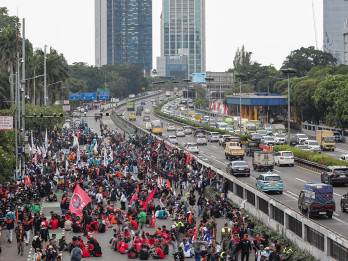 Ada Demo Buruh di DPR, Jasa Marga Tutup Akses Keluar Tol Slipi