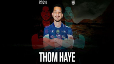 Thom Haye Berpeluang Debut saat Persib Menjamu Borneo FC