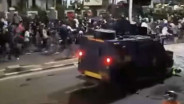 Ratusan Warga dan Ojol Kepung Mako Brimob, Tuntut Keadilan Bagi Ojol Affan