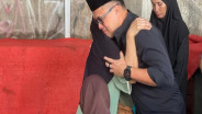 Tangis Bos GOTO Patrick Walujo saat Melayat ke Rumah Duka Affan Driver Ojol