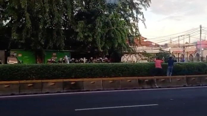 Kronologi Warga Sempat Culik dan Sandera Polisi saat Bentrokan di Otista Jaktim