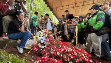 Kapolda Metro Jaya Nyaris Diamuk Driver Ojol saat Pemakaman Affan Kurniawan