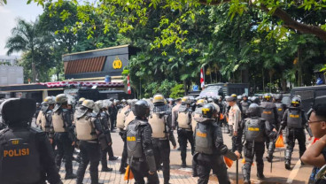 Ada Mobil Rantis, Polisi Siaga Jelang Demo Mahasiswa di Polda Metro Jaya