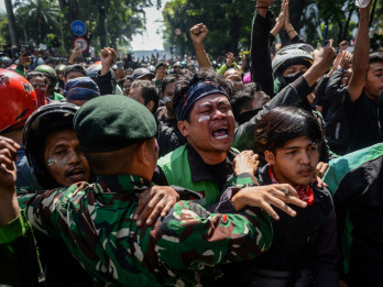 Aksi Tuntut Pengusutan Penabrakan Pengemudi Ojek Online