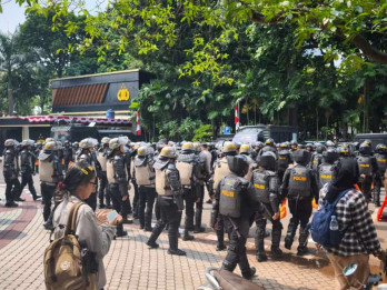 Demo Mahasiswa Hari Ini, Foto Persiapan Polisi dan ada Mobil Rantis Brimob