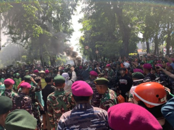 Massa Driver Ojol Serbu Mako Brimob Kwitang, TNI Siap Siaga