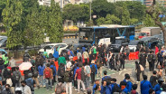 Demo di Polda Metro Jaya, Setengah Jalan Gatot Subroto Disekat Massa Aksi