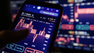 IHSG Hari Ini (29/8) Anjlok 1,35% Dipicu Eskalasi Demonstrasi, BEI Ungkap Kondisi Pasar