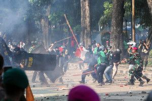Suasana Bentrok Ojol dengan Brimob di Mako Brimob Kwitang Jakarta