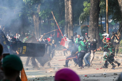 Suasana Bentrok Ojol dengan Brimob di Mako Brimob Kwitang Jakarta
