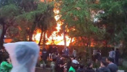 Aksi Solidaritas Affan di Bandung Memanas, Massa Bakar Rumah Milik MPR