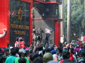 Situasi Terkini Demonstrasi di Mako Brimob Kwitang, DPR, Polda Metro Jaya
