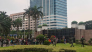 Update Demo di DPR: Bom Molotov Mulai Hujani Gedung Dewan