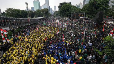 Media Asing Soroti IHSG dan Rupiah Ambles Gegara Demo DPR Ricuh