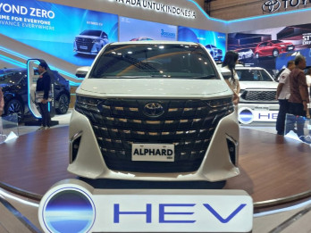 Toyota Tampilkan bZ4X hingga Alphard Hybrid di GIIAS Surabaya