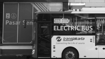 Transjakarta Buka Suara Usai Massa Bakar Dua Halte Strategis