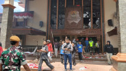 Protes Ojol Berujung Ricuh, Gedung DPRD Kabupaten Cirebon Dibakar Massa