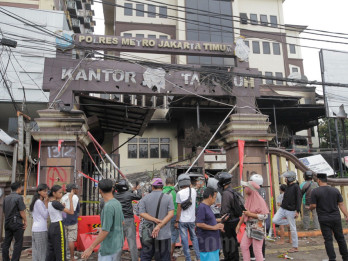 Kondisi Terkini Polres Jakarta Timur Yang Dibakar Massa